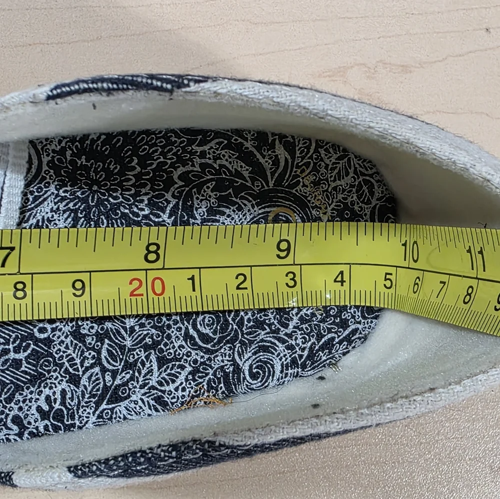 Gap 2 Pairs of Espadrille Slip On Shoes Size‎ 9